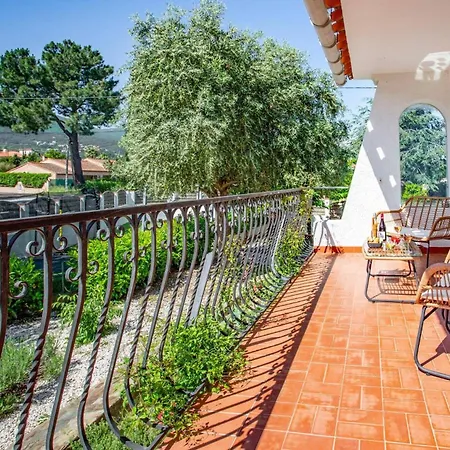Villa Du Soleil By *